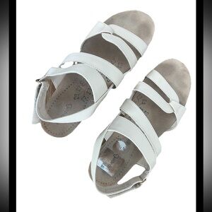 Baretraps Sandals Light Beige Size 10 (0538)